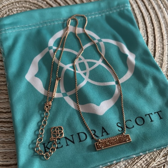 Kendra Scott Leanor Necklace in Rose Gold Tone Drusy necklace - Picture 4 of 10